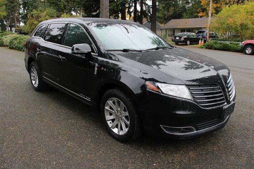 2017 Lincoln MKT Livery