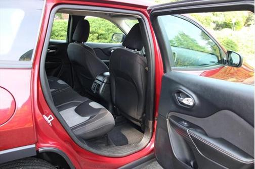 2015 Jeep Cherokee Sport