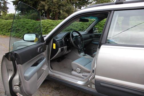 Crystal Gray Metallic/Textured Gray 2005 Subaru Forester 2.5 X