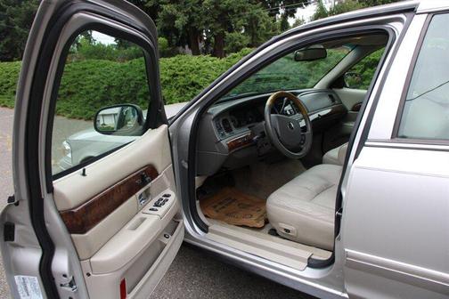 Silver Birch Clearcoat Metallic 2006 Mercury Grand Marquis LS