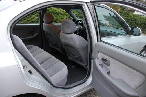 2004 Hyundai ELANTRA GLS