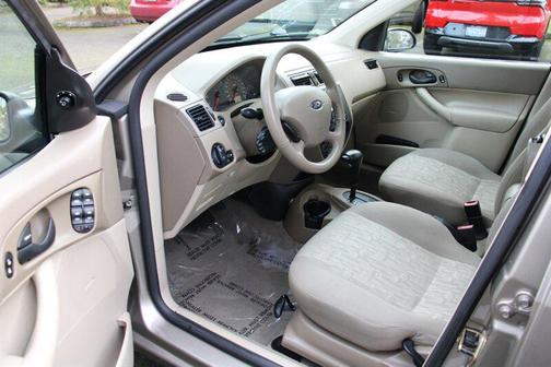 2005 Ford Focus ZX4 S