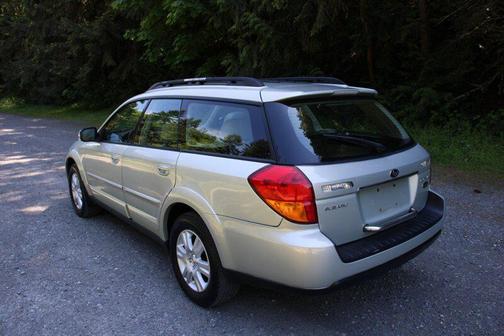 Brilliant Silver Metallic/Granite Gray Opal 2005 Subaru Outback 3.0 R