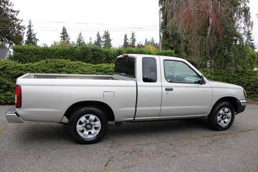 1999 Nissan Frontier XE