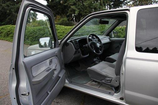 1999 Nissan Frontier XE