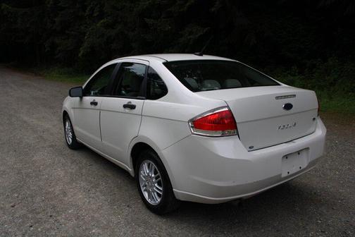 White Suede 2011 Ford Focus SE
