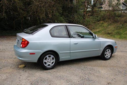 2004 Hyundai Accent GL