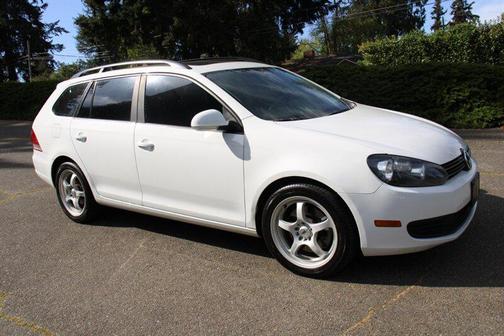 White 2014 Volkswagen Jetta SportWagen DSG TDI w/Sunroof & Nav