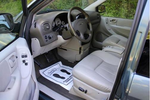 2005 Chrysler Town & Country Touring