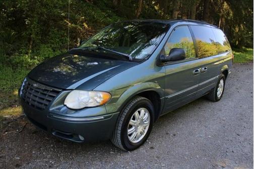 2005 Chrysler Town & Country Touring