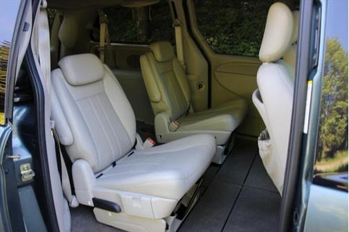 2005 Chrysler Town & Country Touring