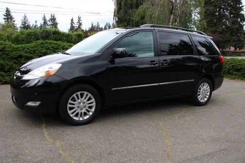 Black 2009 Toyota Sienna XLE Limited