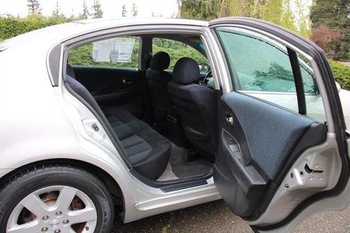 Sheer Silver Metallic 2004 Nissan Altima 2.5 S