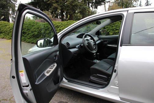 Silver Streak Mica 2010 Toyota Yaris Base