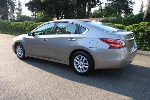 Gold 2013 Nissan Altima 2.5 S