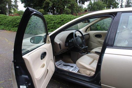 Gold 1996 Saturn SL 2