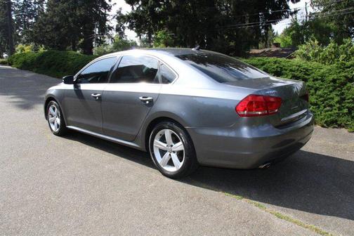 Platinum Gray Metallic 2013 Volkswagen Passat 2.5 SE