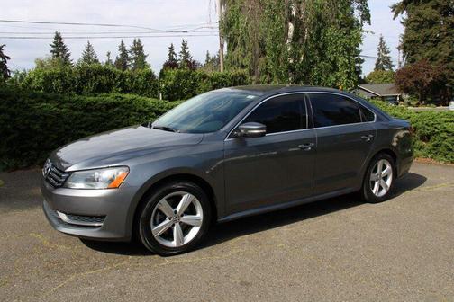 Platinum Gray Metallic 2013 Volkswagen Passat 2.5 SE