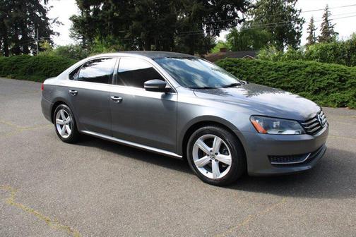 Platinum Gray Metallic 2013 Volkswagen Passat 2.5 SE