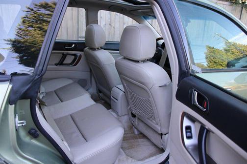 2005 Subaru Outback 3.0 R