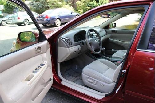 2004 Toyota Camry LE