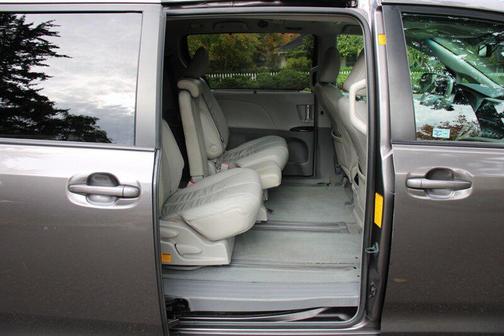 2011 Toyota Sienna XLE