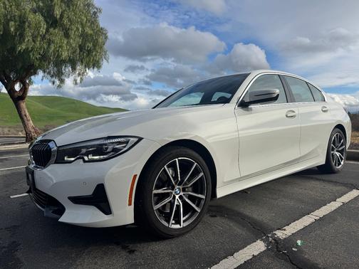 2019 BMW 330 i