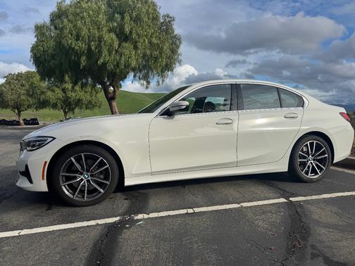 2019 BMW 330 i