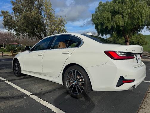2019 BMW 330 i