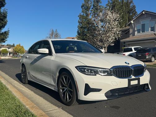 2019 BMW 330 i