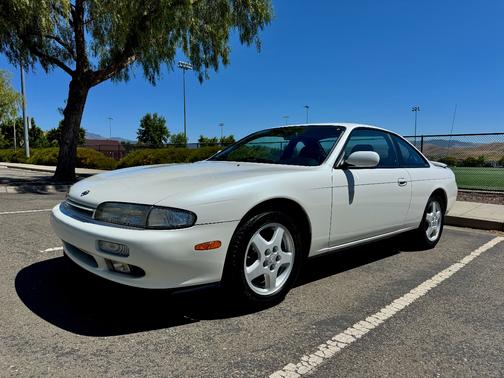 White 1996 Nissan 240SX SE
