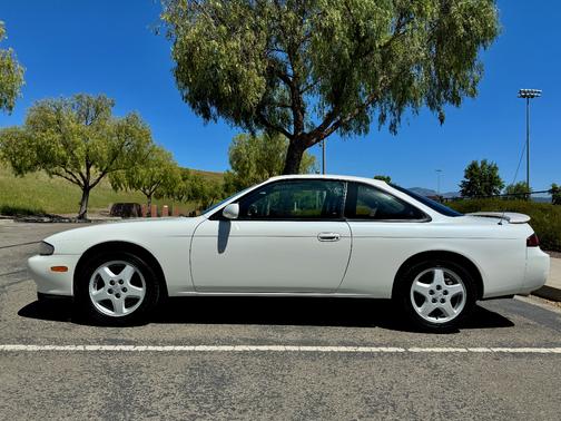 White 1996 Nissan 240SX SE