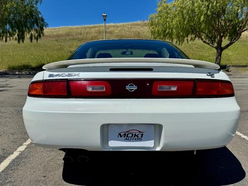White 1996 Nissan 240SX SE