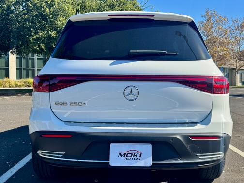 White 2024 Mercedes-Benz EQB 250 Base