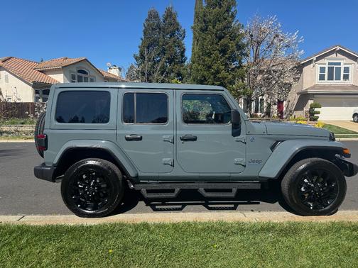 2025 Jeep Wrangler 4xe Sahara