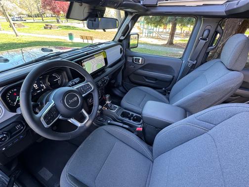 2025 Jeep Wrangler 4xe Sahara