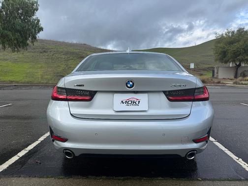 2019 BMW 330 i xDrive