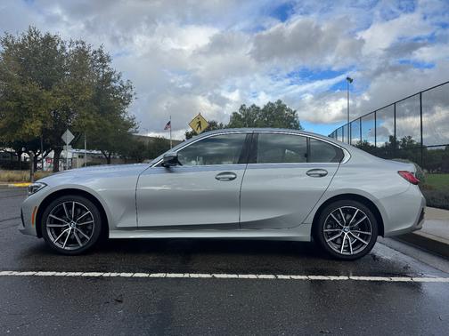 2019 BMW 330 i xDrive