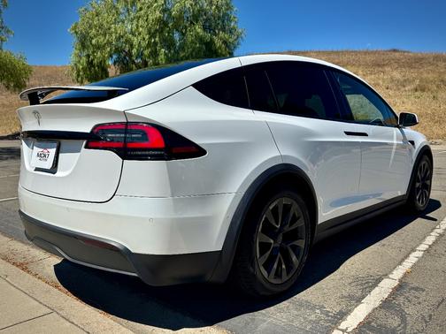 White 2022 Tesla Model X Long Range