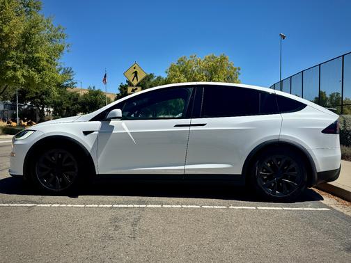 White 2022 Tesla Model X Long Range