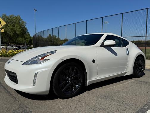 White 2016 Nissan 370Z Base
