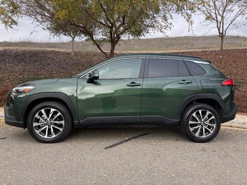 2023 Toyota Corolla Cross XLE