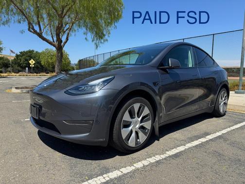 Gray 2022 Tesla Model Y Long Range
