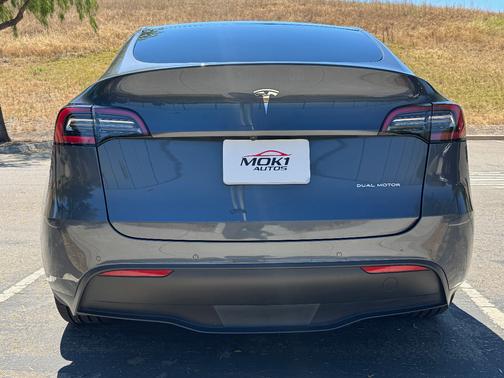 Gray 2022 Tesla Model Y Long Range