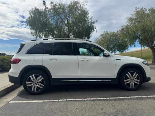 White 2022 Mercedes-Benz EQB 300 4MATIC