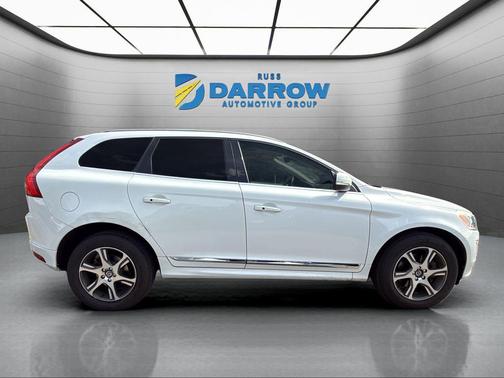 White 2015 Volvo XC60 T6
