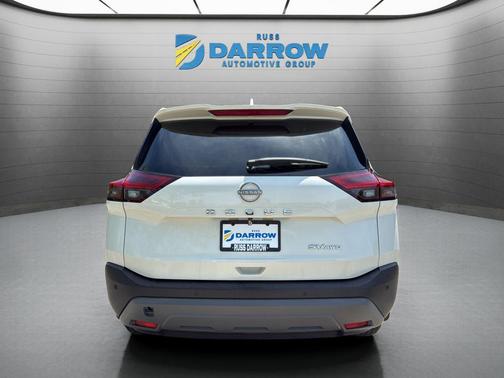 Pearl White Tricoat 2023 Nissan Rogue SV