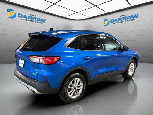 Velocity Blue Metallic 2020 Ford Escape SE