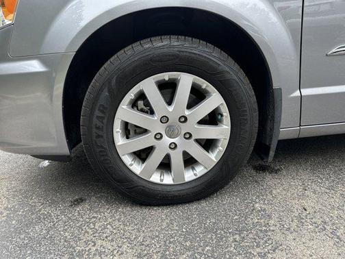 2014 Chrysler Town & Country Touring