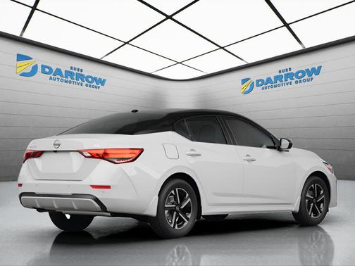 Aspen White Tricoat/Super Black 2024 Nissan Sentra SR